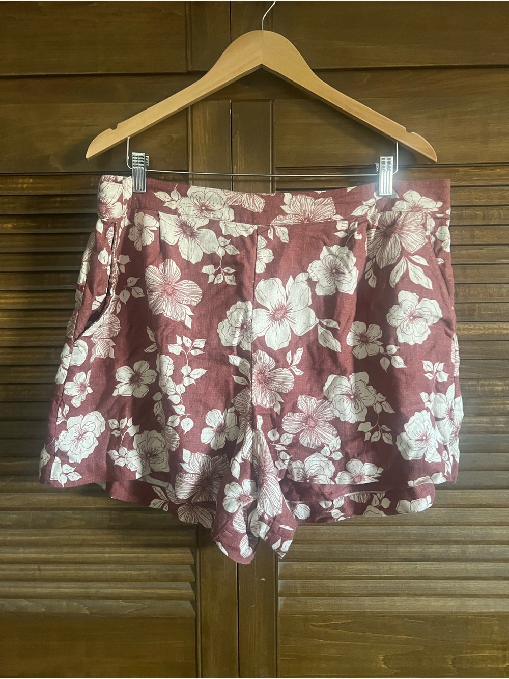 Abercrombie & Fitch Maroon Floral Women’s Shorts